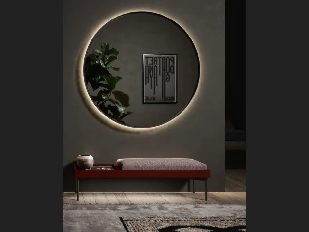 Specchio Astrid con cornice in laccato ossidato retroilluminata di Novamobili
