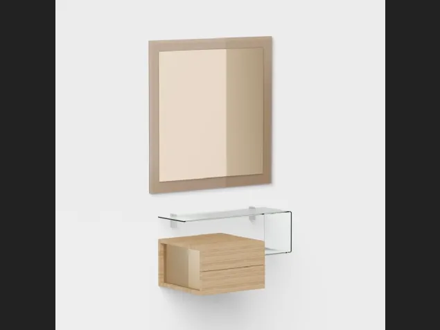 Specchio da parete con cornice in vetro trasparente bronzo abbinato allo stesso tono dello specchio con mensola in vetro e piccolo contenitore in laminato Due di Pezzani