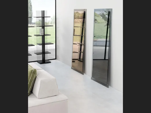 Specchio Elodie in vetro e struttura in alluminio di Pezzani