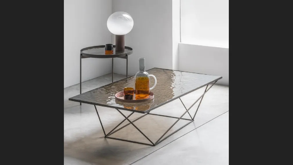 Tavolino rettangolare in vetro forgiato a caldo in colore bronzo Evoque di Pezzani