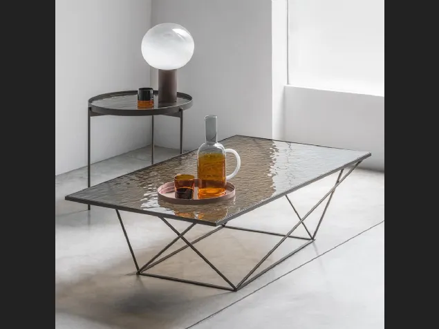 Tavolino rettangolare in vetro forgiato a caldo in colore bronzo Evoque di Pezzani