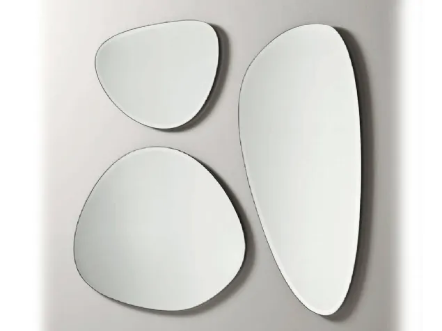 Specchi sagomati con bordi bisellati Spot S M L di Midj