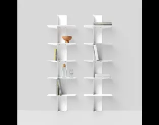 Libreria da parete realizzata con ripiani in alluminio e colonna in acciaio verniciatoLift di Pezzani
