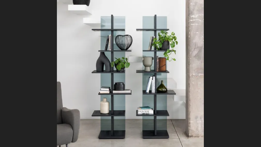 Libreria divisoria in laminato e vetro Step di Pezzani