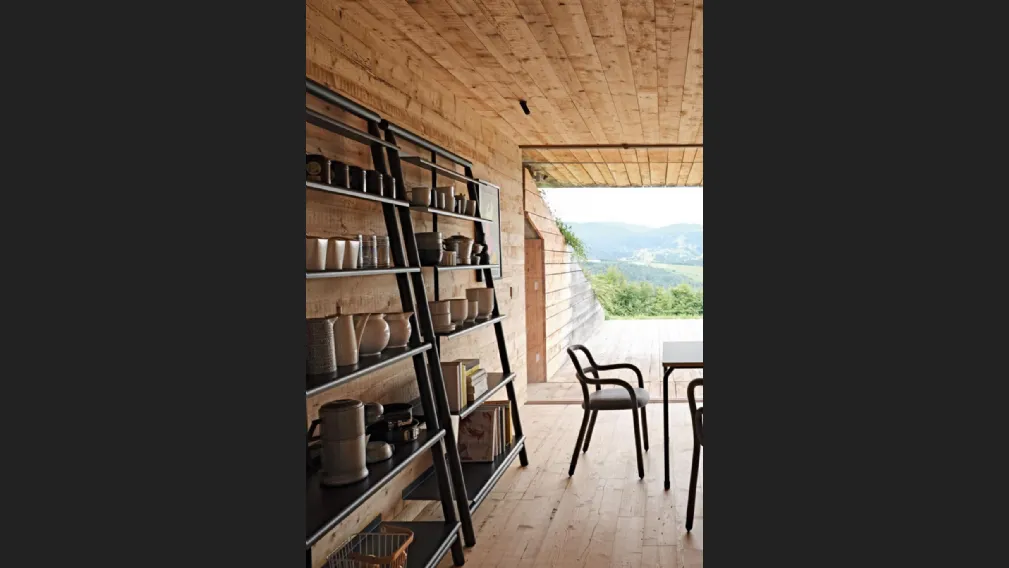 Libreria Suite 01 in legno con ripiani in metallo di Midj