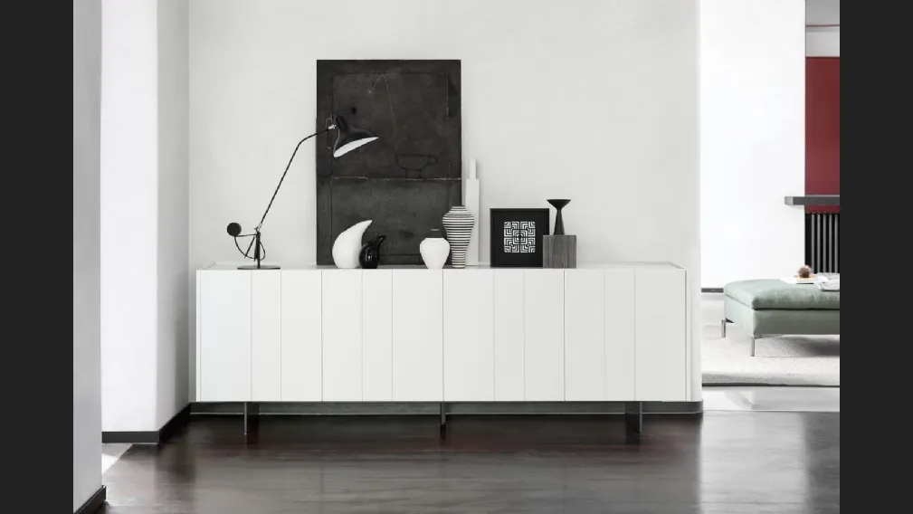 Madia Stripe in laccato bianco  opaco di Novamobili