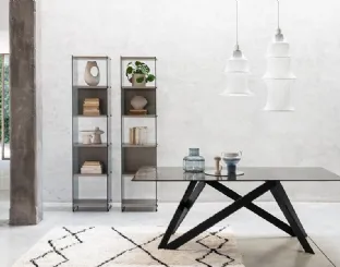 Tavolo Vertigo con top in vetro di Pezzani