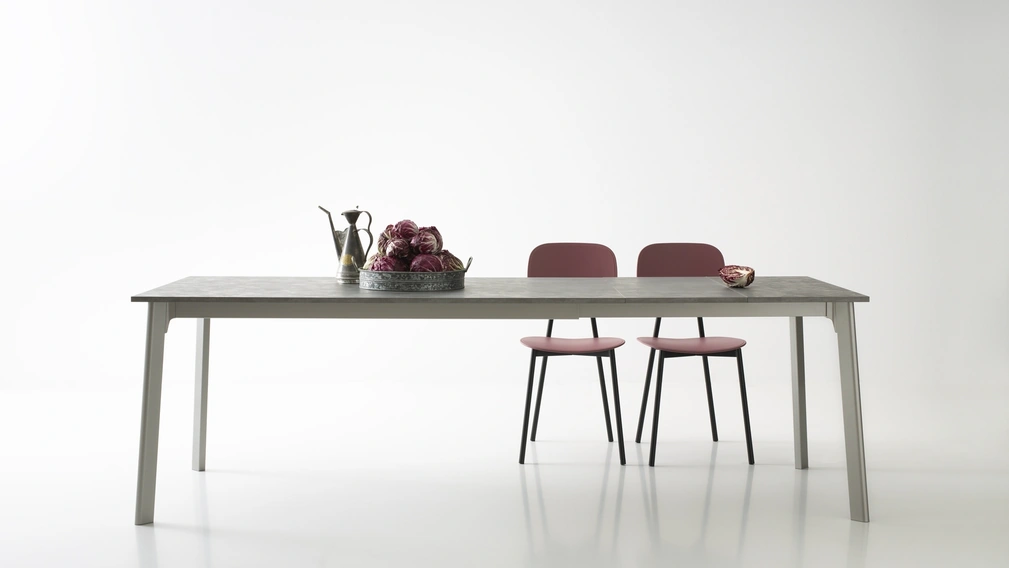 Tavolo allungabile Otello Piano Angoli 90 in laminato grigio di Pointhouse