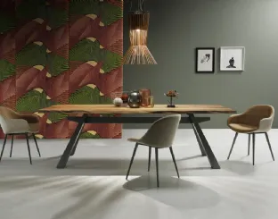 Tavolo con base in acciaio e piano in legno Zeus MT di Midj