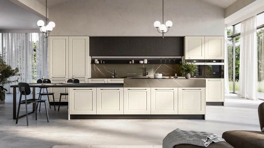 Cucina Classica in frassino bianco con isola Asolo di Arredo3