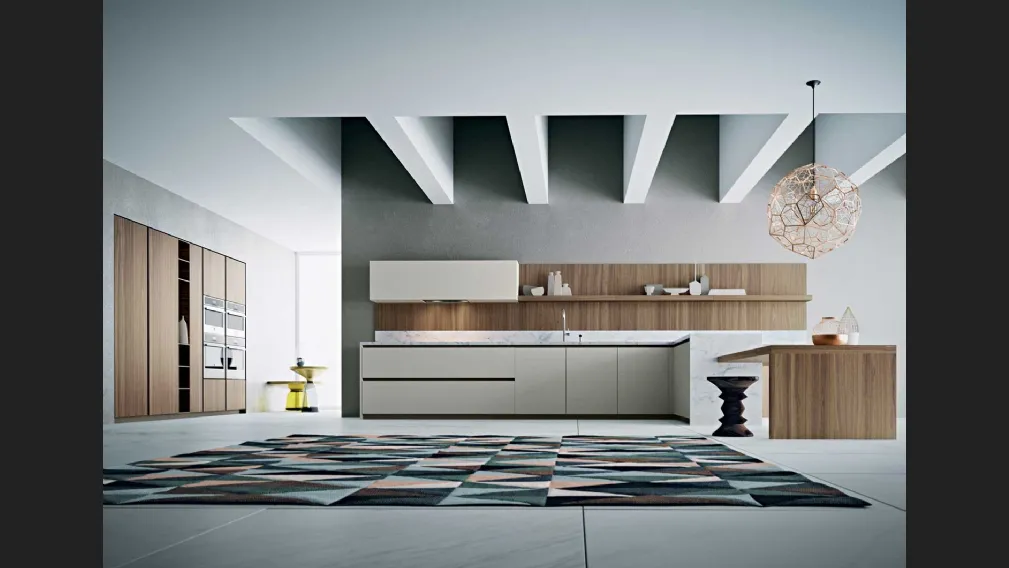 Cucina Moderna Area 22 Gola con penisola in laccato e noce canaletto con top in marmo di Dibiesse