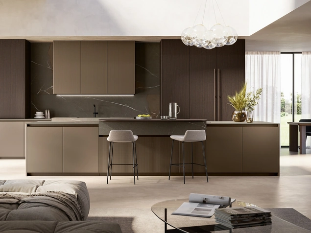 Cucina Moderna con isola Time 01 in laccato e noce di Arredo3